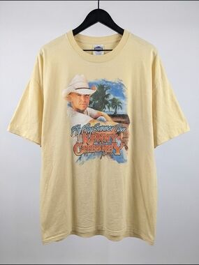 Authentic Flip Flop Summer Tour Kenny Chesney 2007 Graphic Tee - Pale Yellow